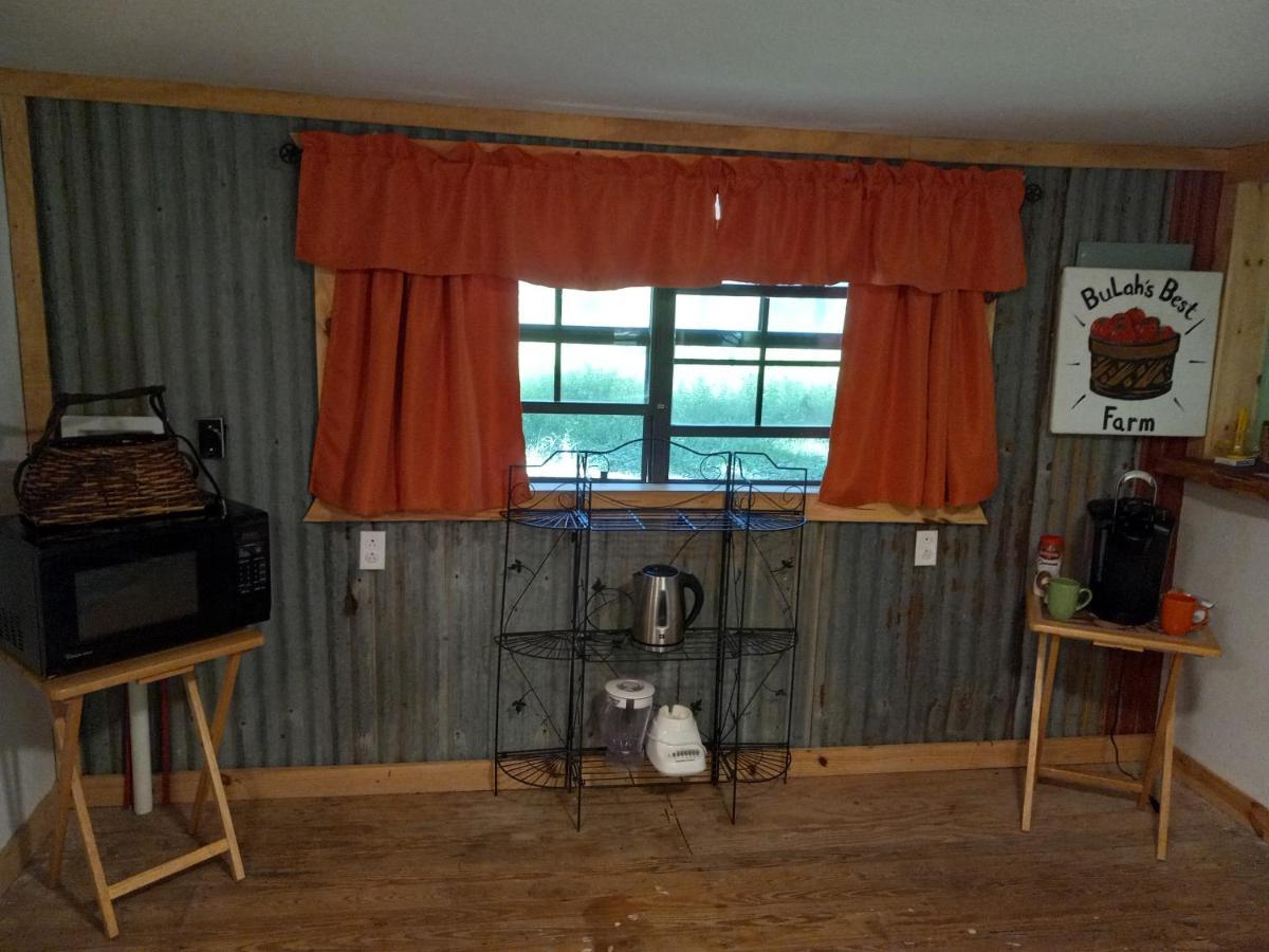 Adorable 1 Bedroom Honey House Rusk Екстериор снимка